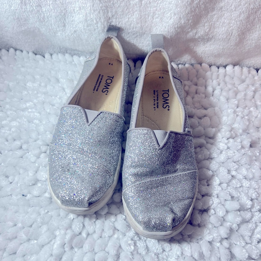 TOMS Kids Sparkly Slip ons - Silver
